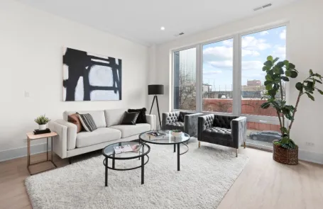 2 Bedroom Old Town Apartment
