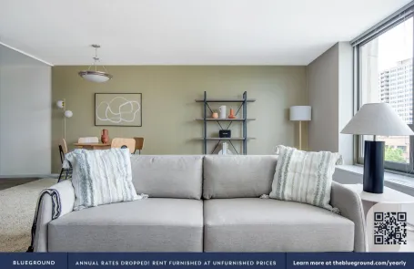1 Bedroom Lakeview Apartment