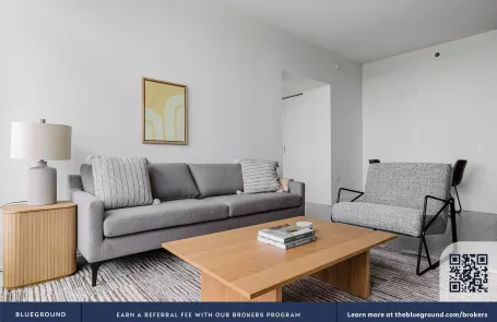 1 Bedroom West Loop Apartment
