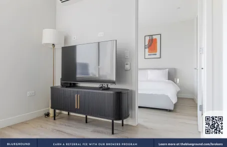 1 Bedroom Noble Square Apartment