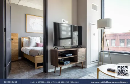 1 Bedroom West Loop Apartment