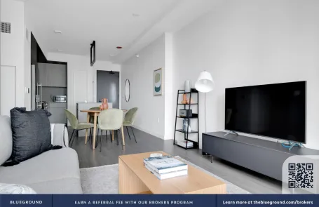 2 Bedroom South Loop Apartment