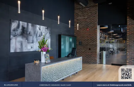 1 Bedroom West Loop Apartment