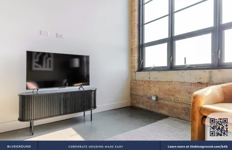 1 Bedroom Lincoln Park Apartment