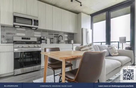 1 Bedroom West Loop Apartment