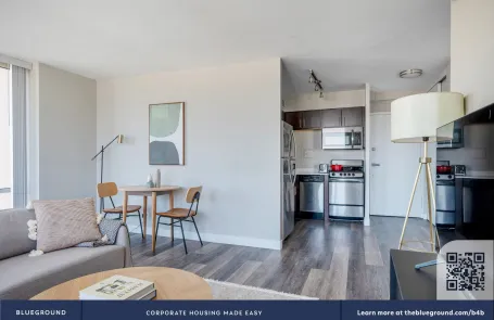 1 Bedroom Edgewater Apartment