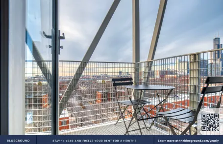 2 Bedroom South Loop Apartment