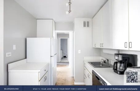 1 Bedroom Lakeview Apartment