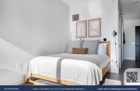 Studio South Loop Apartment