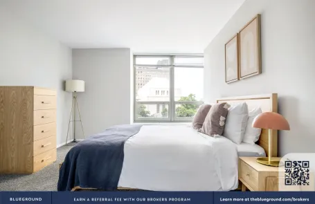 1 Bedroom Lakeview Apartment