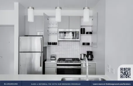 1 Bedroom West Loop Apartment