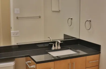 2 Bedroom Lakeview Apartment