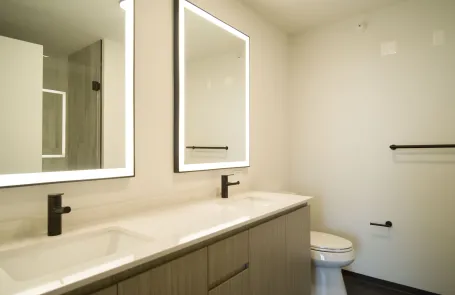 2 Bedroom West Loop Apartment