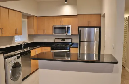 2 Bedroom Lakeview Apartment