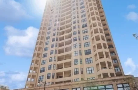 2 Bedroom South Loop Apartment