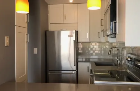 Studio Edgewater Condo