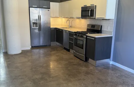 2 Bedroom West Loop Apartment