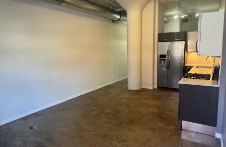 2 Bedroom West Loop Apartment