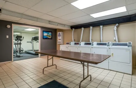 2 Bedroom Lakeview Apartment