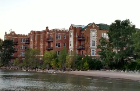 2 Bedroom Rogers Park Apartment