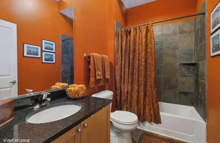 2 Bedroom South Loop Apartment