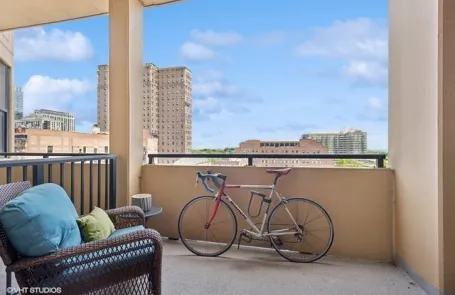 2 Bedroom South Loop Apartment