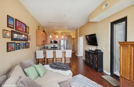 2 Bedroom South Loop Apartment