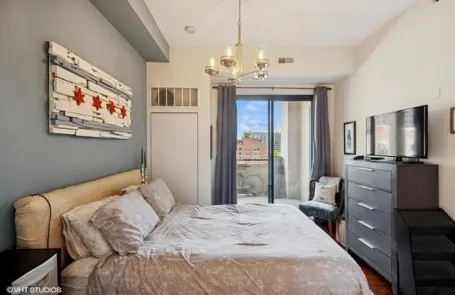 2 Bedroom South Loop Apartment