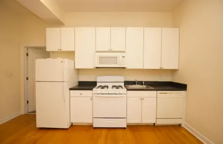 1 Bedroom Uptown Apartment