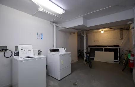 1 Bedroom Uptown Apartment