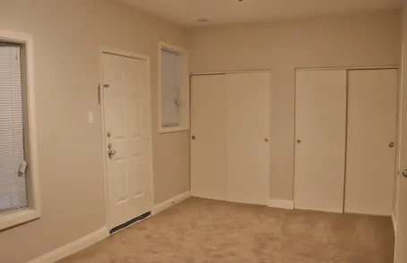 2 Bedroom Lakeview Apartment