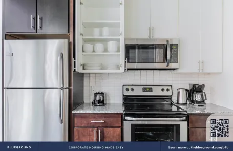 2 Bedroom West Loop Apartment