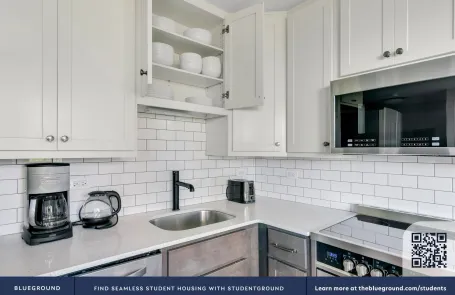 1 Bedroom Edgewater Apartment