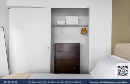 Studio West Loop Apartment