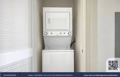 1 Bedroom West Loop Apartment