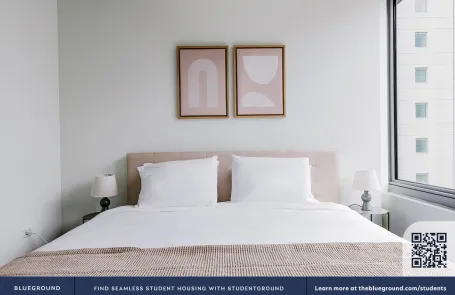 2 Bedroom West Loop Apartment