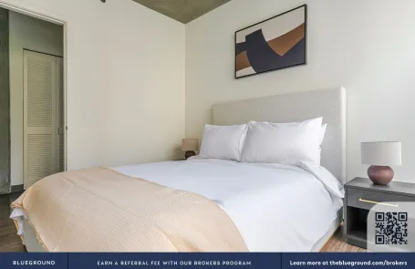 2 Bedroom West Loop Apartment