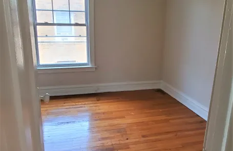 1 Bedroom Rogers Park Apartment