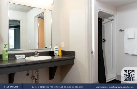 2 Bedroom South Loop Apartment