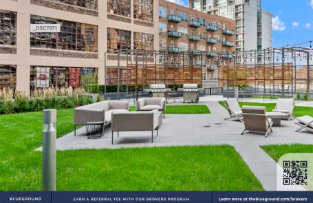 2 Bedroom West Loop Apartment