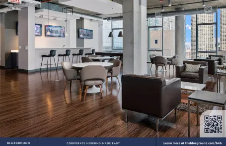 2 Bedroom West Loop Apartment