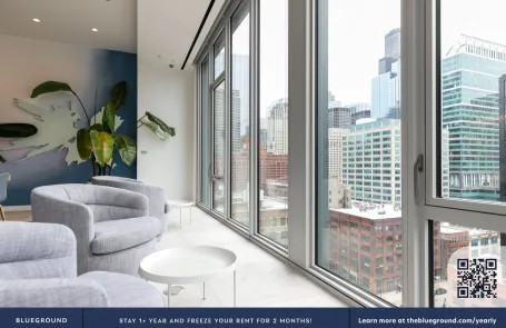 2 Bedroom West Loop Apartment