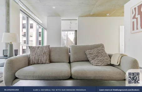 2 Bedroom West Loop Apartment