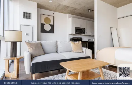 Studio West Loop Apartment