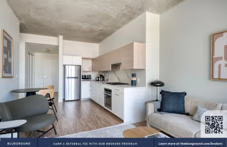 1 Bedroom West Loop Apartment