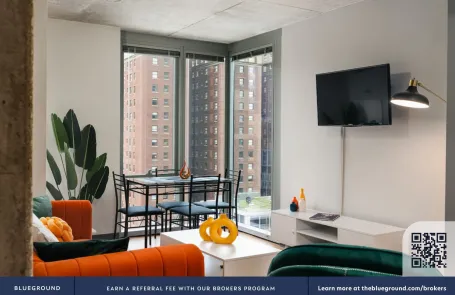 2 Bedroom South Loop Apartment