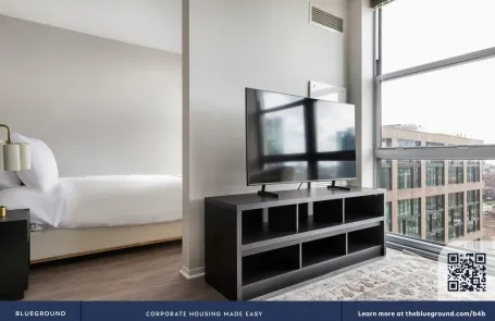 1 Bedroom West Loop Apartment