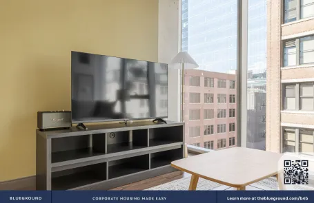 Studio West Loop Apartment