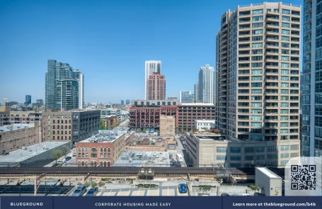 1 Bedroom West Loop Apartment