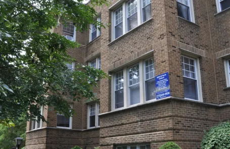 1 Bedroom Rogers Park Apartment